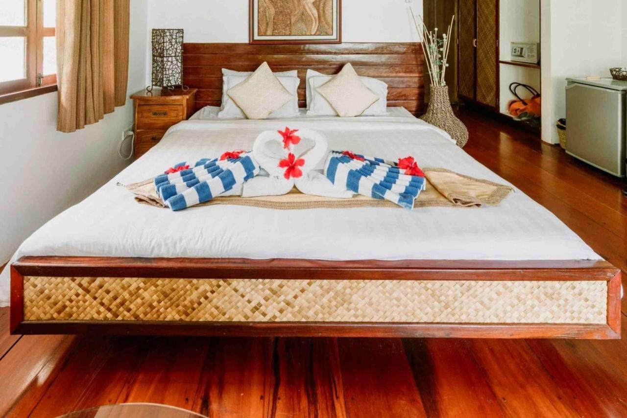 Romantic Beach Villas General Luna  Εξωτερικό φωτογραφία