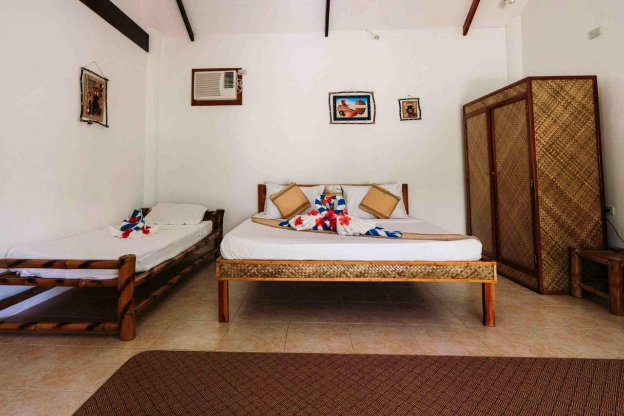 Romantic Beach Villas General Luna  Εξωτερικό φωτογραφία
