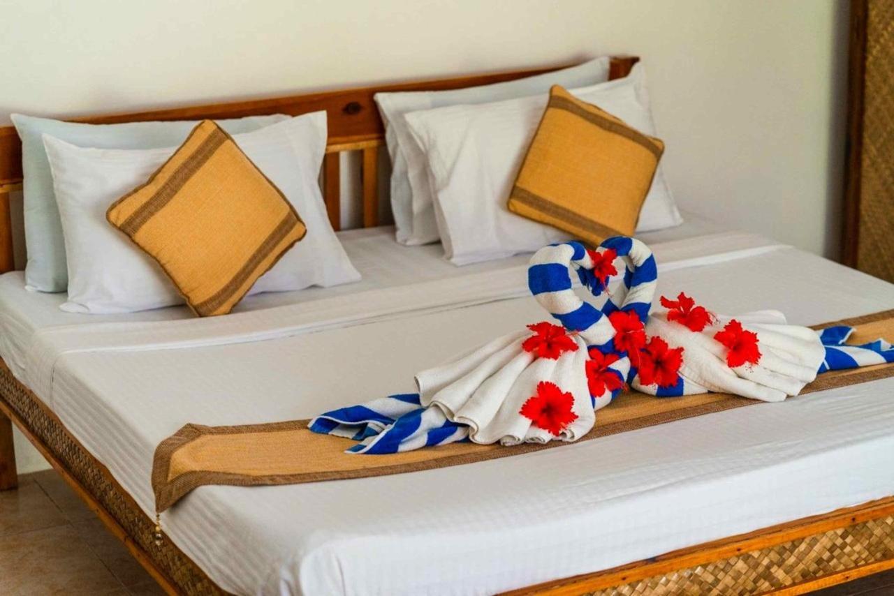 Romantic Beach Villas General Luna  Εξωτερικό φωτογραφία